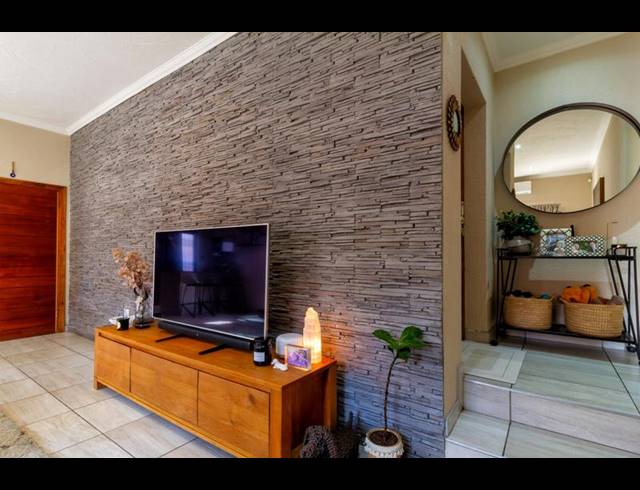 3 BEDROOM PROPERTY TO RENT IN NORTH RIDING